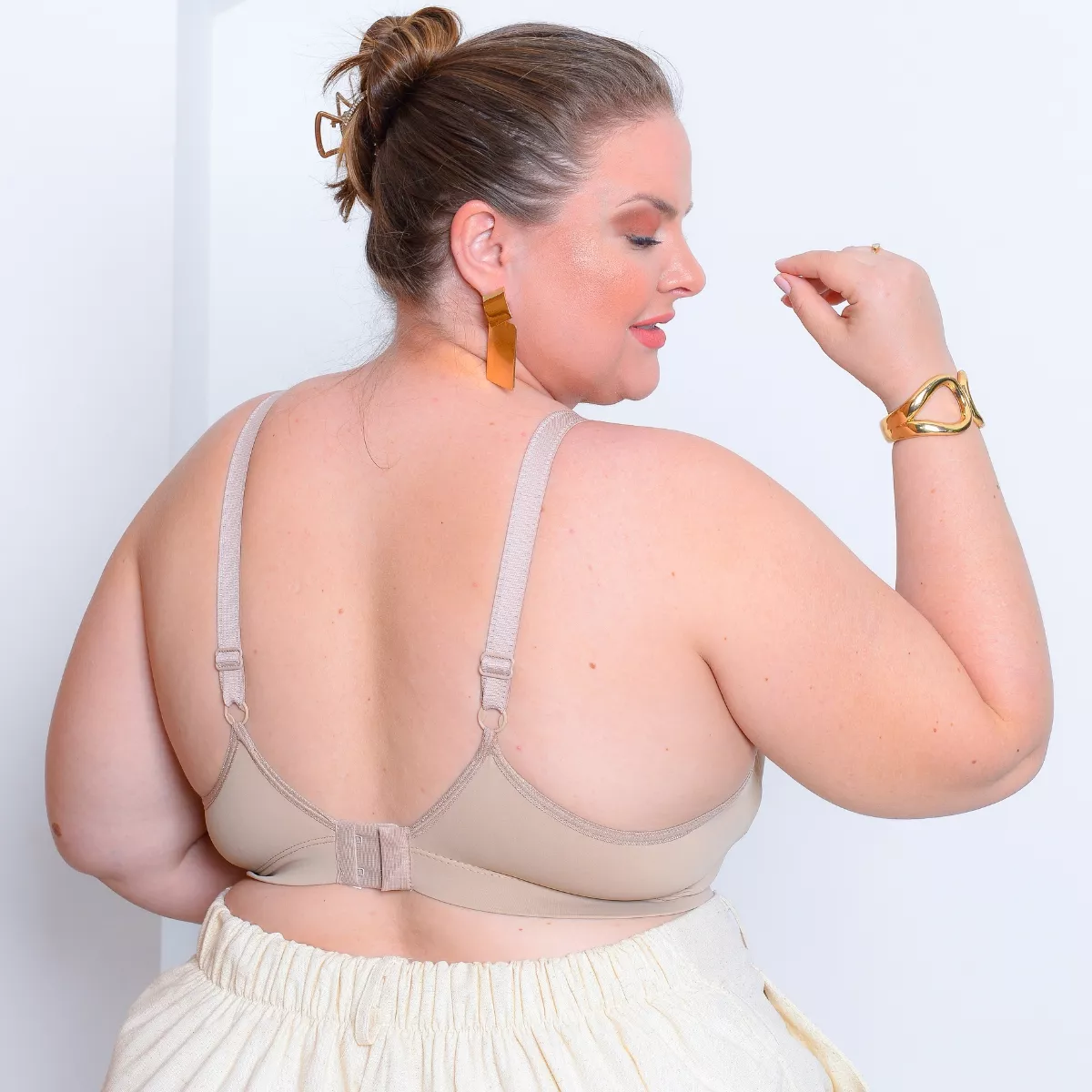 Vista frontal do Sutiã Plus Size Reforçado